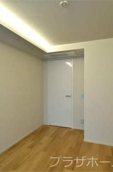 ロイヤルシーズン西麻布 