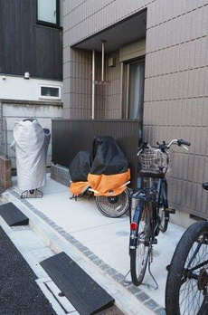 Ｅｉｎｓ　ＴＯＧＯＳＨＩ 