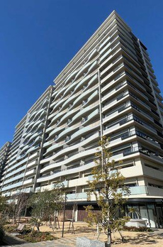ＨＡＲＵＭＩ　ＦＬＡＧ　ＳＥＡ　ＶＩＬＬＡＧＥ　Ｄ棟 