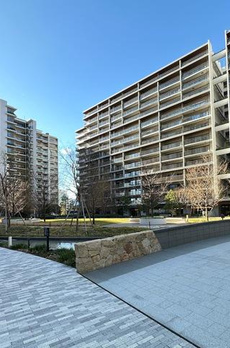 ＨＡＲＵＭＩ　ＦＬＡＧ　ＳＵＮ　ＶＩＬＬＡＧＥ　Ｄ棟 