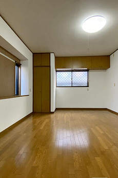 新宿区大京町一戸建て貸家 