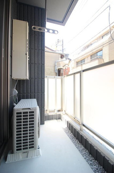 Ｅｓｔｅｒｌａ　Ｒｏｐｐｏｎｇｉ 