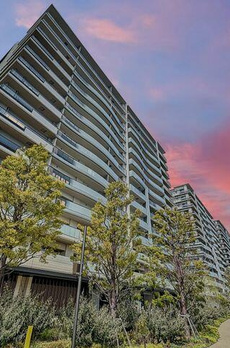 ＨＡＲＵＭＩ　ＦＬＡＧ　ＳＥＡ　ＶＩＬＬＡＧＥ　Ｅ棟 