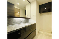 Ｂｒｉｌｌｉａ　ＴＨＥ　ＴＯＷＥＲ　ＴＯＫＹＯ　ＹＡＥＳＵ　ＡＶＥＮＵ