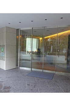 Ｂｒｉｌｌｉａ　ＴＨＥ　ＴＯＷＥＲ　ＴＯＫＹＯ　ＹＡＥＳＵ　ＡＶＥＮＵ 