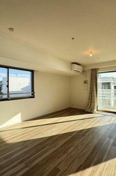 ＨＡＲＵＭＩ　ＦＬＡＧ　ＰＡＲＫ　ＶＩＬＬＡＧＥ　Ｂ棟 