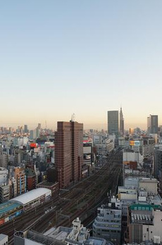 ファーストリアルタワー新宿 