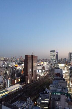 ファーストリアルタワー新宿 
