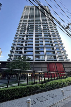 ＴＨＥ　ＧＲＡＮＤ　ＭＩＬＬＥＮＮＩＡ　ＴＯＷＥＲ＆ＳＵＩＴＥ 