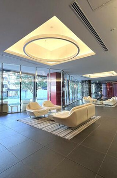 ＴＨＥ　ＧＲＡＮＤ　ＭＩＬＬＥＮＮＩＡ　ＴＯＷＥＲ＆ＳＵＩＴＥ 