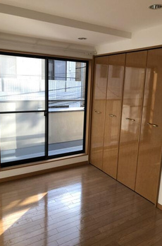 西麻布４丁目ハウス 