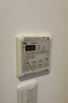 エム．エルフ 