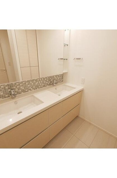 コンフォリア新宿イーストサイドタワー 