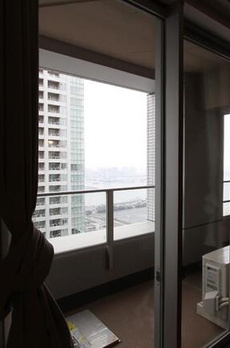 ＴＯＷＥＲＳ　ＭＩＤＴＯＷＥＲＴＨＥ　ＴＯＫＹＯ 
