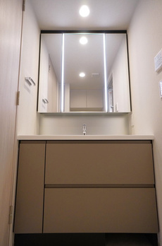 Ｂｒｉｌｌｉａ　ｉｓｔ　上野稲荷町 