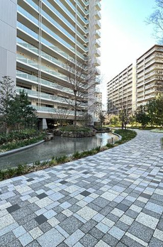 ＨＡＲＵＭＩ　ＦＬＡＧ　ＳＵＮ　ＶＩＬＬＡＧＥ　Ｃ棟 