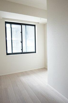 ＭＩＤ　ＴＯＷＥＲ　ＧＲＡＮＤ 