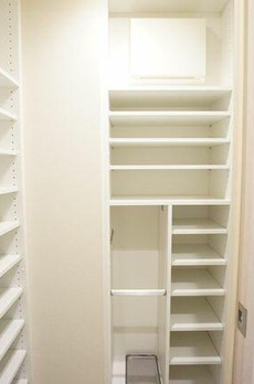 ＭＩＤ　ＴＯＷＥＲ　ＧＲＡＮＤ 