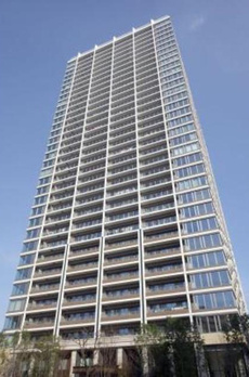 ＧＬＯＢＡＬ　ＦＲＯＮＴ　ＴＯＷＥＲ 
