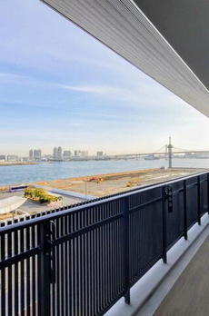 ＨＡＲＵＭＩ　ＦＬＡＧ　ＰＡＲＫ　ＶＩＬＬＡＧＥ 