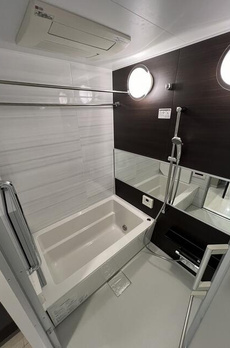 ＴＨＥ　ＧＲＡＮＤ　ＭＩＬＬＥＮＮＩＡ　ＴＯＷＥＲ＆ＳＵＩＴＥ 