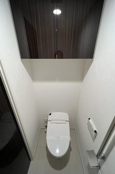 ＴＨＥ　ＧＲＡＮＤ　ＭＩＬＬＥＮＮＩＡ　ＴＯＷＥＲ＆ＳＵＩＴＥ 