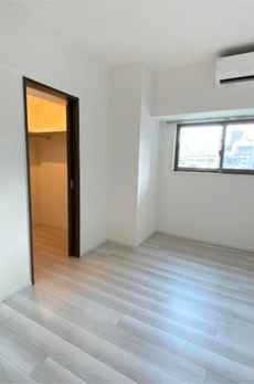 ＭＡＩＴＲＩ　ＹＯＴＳＵＹＡ 