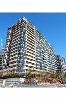 ＨＡＲＵＭＩ　ＦＬＡＧ　ＳＥＡ　ＶＩＬＬＡＧＥ 