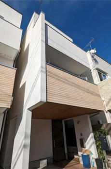 祖師谷４丁目３階建戸建 
