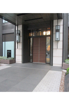 ＧＬＯＢＡＬ　ＦＲＯＮＴ　ＴＯＷＥＲ（０１２５２５） 