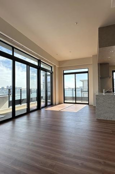ＨＡＲＵＭＩ　ＦＬＡＧ　ＳＥＡ　ＶＩＬＬＡＧＥ　Ｃ棟 