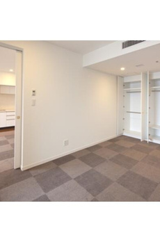ＨＵＮＤＲＥＤ　ＳＴＡＹ　ＲＥＳＩＤＥＮＣＥ 