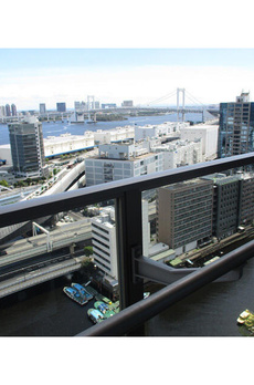 ＧＬＯＢＡＬ　ＦＲＯＮＴ　ＴＯＷＥＲ（０１２５２５） 