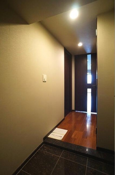 ＴＨＥ　ＫＯＳＵＧＩ　ＴＯＷＥＲ 