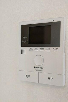 祖師谷４丁目３階建戸建 