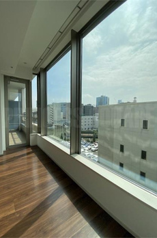 ＧＬＯＢＡＬ　ＦＲＯＮＴ　ＴＯＷＥＲ 