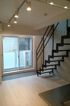 シュトラーレ四番町 