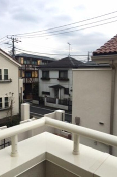 シャルル 