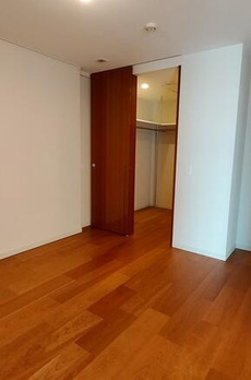 プラウド六本木 