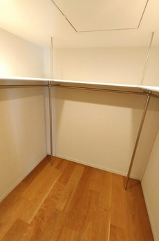 プラウド六本木 