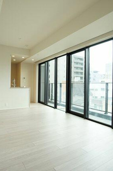 ＭＩＤ　ＴＯＷＥＲ　ＧＲＡＮＤ 