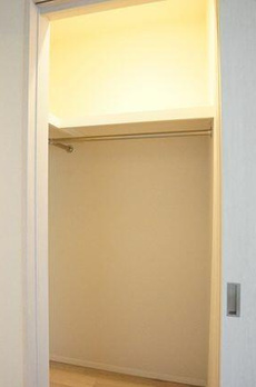 ＭＩＤ　ＴＯＷＥＲ　ＧＲＡＮＤ 