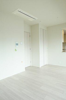 ＭＩＤ　ＴＯＷＥＲ　ＧＲＡＮＤ 