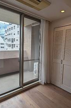 ライオンズガーデン四谷津の守坂 