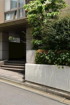 Ｂｏｎｄ　Ｈｏｕｓｅ　Ｍｏｔｏａｚａｂｕ　（ボンドハウスニシアザブ） 