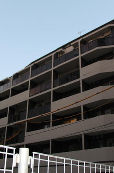 ＡＲＩＳＡ　ＣＯＵＲＴ（アリーサコート） 