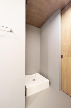 上野桜木の立体長屋 