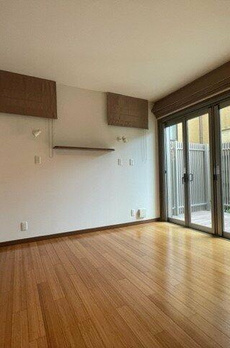 Ｒｏｏｆ　Ｔｏｐ　Ｈｏｕｓｅ　Ｂｒｅｅｚｅ 