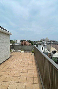 Ｒｏｏｆ　Ｔｏｐ　Ｈｏｕｓｅ　Ｂｒｅｅｚｅ 