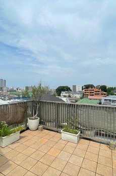 Ｒｏｏｆ　Ｔｏｐ　Ｈｏｕｓｅ　Ｂｒｅｅｚｅ 